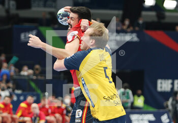 30/01/2022 - Jorge Maqueda of Spain and Max Darj of Sweden during the EHF Men's Euro 2022, Final handball match between Sweden and Spain on January 30, 2022 at Budapest Multifunctional Arena in Budapest, Hungary - EHF MEN'S EURO 2022, FINAL - SWEDEN VS SPAIN - PALLAMANO - ALTRO