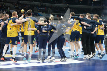 2022-01-30 - Sweden players celebrate after winning the EHF Men's Euro 2022, Final handball match between Sweden and Spain on January 30, 2022 at Budapest Multifunctional Arena in Budapest, Hungary - EHF MEN'S EURO 2022, FINAL - SWEDEN VS SPAIN - HANDBALL - OTHER SPORTS