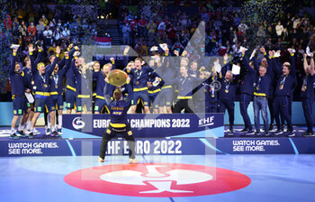 2022-01-30 - Podium, Team Sweden, Winner Gold medal during the EHF Men's Euro 2022, Final handball match between Sweden and Spain on January 30, 2022 at Budapest Multifunctional Arena in Budapest, Hungary - EHF MEN'S EURO 2022, FINAL - SWEDEN VS SPAIN - HANDBALL - OTHER SPORTS