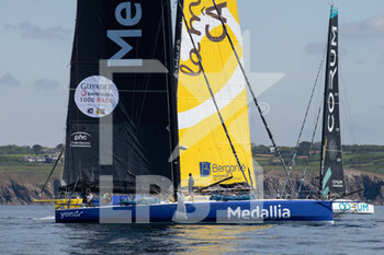 2022-05-09 - Pip Hare, MEDALLIA during the start of the Guyader Bermudes 1000 Race, IMOCA Globe Series sailing race on May 8, 2022 in Brest, France - GUYADER BERMUDES 1000 RACE, IMOCA GLOBE SERIES SAILING RACE - SAILING - OTHER SPORTS