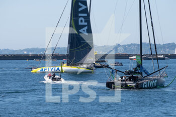 2022-05-09 - Charlie Dalin, APIVIA and Benjamin Dutreux, GUYOT ENVIRONNEMENT WATER FAMILY during the start of the Guyader Bermudes 1000 Race, IMOCA Globe Series sailing race on May 8, 2022 in Brest, France - GUYADER BERMUDES 1000 RACE, IMOCA GLOBE SERIES SAILING RACE - SAILING - OTHER SPORTS