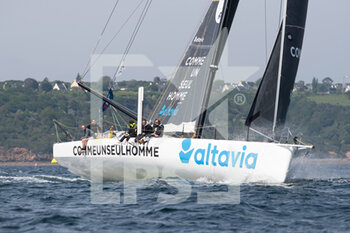 11/05/2022 - Eric Bellion, COMMEUNSEULHOMME Powered by ALTAVIA during the Défi Pom’Potes Runs of the Guyader Bermudes 1000 Race, IMOCA Globe Series sailing race on May 6, 2022 in Brest, France - DéFI POM'POTES RUNS OF THE GUYADER BERMUDES 1000 RACE, IMOCA GLOBE SERIES SAILING RACE - VELA - ALTRO