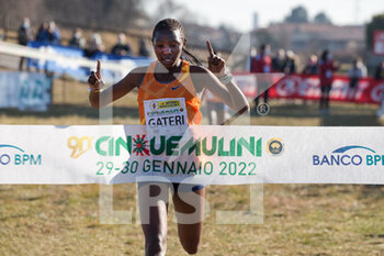 2022-01-30 - Teresiah Muthoni GATERI (Kenia) wins women's race - WORLD CROSS COUNTRY TOUR - 90TH CINQUE MULINI 2022 - INTERNATIONALS - ATHLETICS