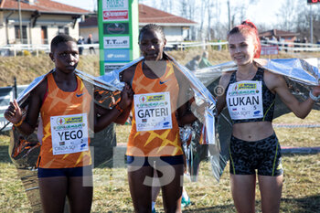 2022-01-30 - Teresiah Muthoni GATERI (Kenia) first place, Zenah Jemutai YEGO (Kenia) second place, Klara LUKAN third place (Slovenja) - WORLD CROSS COUNTRY TOUR - 90TH CINQUE MULINI 2022 - INTERNATIONALS - ATHLETICS