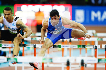2022-03-02 - Enrique Llopis of Spain in action during the Men 60 m hurdles of the World Athletics Indoor Tour Madrid 2022 on March 2, 2022 at the Polideportivo Gallur in Madrid, Spain -Photo Oscar J Barroso / Spain DPPI / DPPI - WORLD ATHLETICS INDOOR TOUR MADRID 2022 - INTERNATIONALS - ATHLETICS