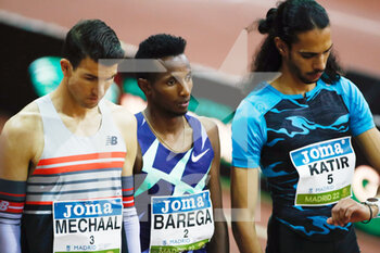 2022-03-02 - Adel Mechaal of Spain, Selemon Barega of Ethiopia and Mohamed Katir of Spain in action during the Men 3000 m of the World Athletics Indoor Tour Madrid 2022 on March 2, 2022 at the Polideportivo Gallur in Madrid, Spain -Photo Oscar J Barroso / Spain DPPI / DPPI - WORLD ATHLETICS INDOOR TOUR MADRID 2022 - INTERNATIONALS - ATHLETICS