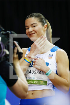 2022-03-02 - Modesta Juste Morauskaite of Lithuania support Ukraine during the Women 400 m of the World Athletics Indoor Tour Madrid 2022 on March 2, 2022 at the Polideportivo Gallur in Madrid, Spain -Photo Oscar J Barroso / Spain DPPI / DPPI - WORLD ATHLETICS INDOOR TOUR MADRID 2022 - INTERNATIONALS - ATHLETICS