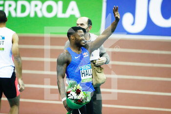 2022-03-02 - Elijah Hall of United States celebrates the victory during the Men 60 m of the World Athletics Indoor Tour Madrid 2022 on March 2, 2022 at the Polideportivo Gallur in Madrid, Spain -Photo Oscar J Barroso / Spain DPPI / DPPI - WORLD ATHLETICS INDOOR TOUR MADRID 2022 - INTERNATIONALS - ATHLETICS