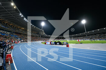 2022-06-18 - Illustration picture shows a general overwiew with a view on the blue athletic race track of Stade Charlety during the Wanda Diamond League 2022, Meeting de Paris (athletics) on June 18, 2022 at Charlety stadium in Paris, France - ATHLETICS - DIAMOND LEAGUE 2022 - MEETING DE PARIS - INTERNATIONALS - ATHLETICS