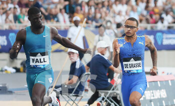 2022-06-18 - Mouhamadou Fall of France and Andre De Grasse of Canada, 200 M Men during the Wanda Diamond League 2022, Meeting de Paris on June 18, 2022 at Charlety stadium in Paris, France - ATHLETICS - DIAMOND LEAGUE 2022 - MEETING DE PARIS - INTERNATIONALS - ATHLETICS