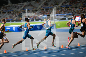 2022-06-18 - Illustration picture shows runners running in the peleton (men's 5000m race) during the Wanda Diamond League 2022, Meeting de Paris (athletics) on June 18, 2022 at Charlety stadium in Paris, France - ATHLETICS - DIAMOND LEAGUE 2022 - MEETING DE PARIS - INTERNATIONALS - ATHLETICS