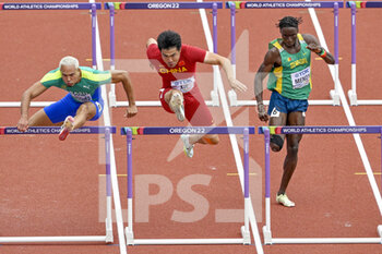 2022-07-16 - Eduardo Rodrigues of Brazil, Wenjun Xie of China, Louis Francois Mendy of Senegal competing on Men's heats 110 metres Hurdles during the World Athletics Championships on July 16, 2022 in Eugene, United States - ATHLETICS - WORLD CHAMPIONSHIPS 2022 - INTERNATIONALS - ATHLETICS