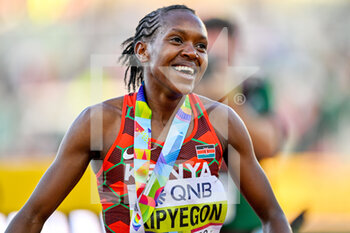 2022-07-18 - Faith Kipyegon of Kenya Gold medal on 1500 Metres Women during the World Athletics Championships on July 18, 2022 in Eugene, United States - ATHLETICS - WORLD CHAMPIONSHIPS 2022 - INTERNATIONALS - ATHLETICS