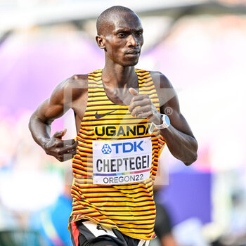 2022-07-21 - Joshua Cheptegei of Uganda competing on Men's Heats 5000m during the World Athletics Championships on July 21, 2022 in Eugene, United States - ATHLETICS - WORLD CHAMPIONSHIPS 2022 - INTERNATIONALS - ATHLETICS