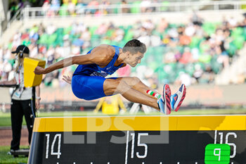 2022-07-21 - Andrea Dallavalla of Italy competing on Men's Qualification triple jump during the World Athletics Championships on July 21, 2022 in Eugene, United States - ATHLETICS - WORLD CHAMPIONSHIPS 2022 - INTERNATIONALS - ATHLETICS