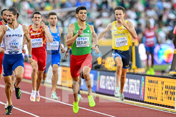 2022-07-21 - Gabriel Tual of France, Djamel Sedjati of Algeria competing on Men's Semi-Final 800m during the World Athletics Championships on July 21, 2022 in Eugene, United States - ATHLETICS - WORLD CHAMPIONSHIPS 2022 - INTERNATIONALS - ATHLETICS