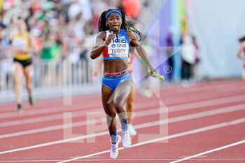 2022-07-23 - Twanisha Terry of USA Gold medal on Women's 4x 100m relay during the World Athletics Championships on July 23, 2022 in Eugene, United States - ATHLETICS - WORLD CHAMPIONSHIPS 2022 - INTERNATIONALS - ATHLETICS
