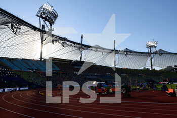 16/08/2022 - 16.8.2022, Munich, Olympiastadion, European Championships Munich 2022: Athletics, Sun behind the roof of the Olympicstadium - EUROPEAN CHAMPIONSHIPS MUNICH 2022: ATHLETICS - INTERNAZIONALI - ATLETICA