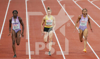 2022-08-17 - Daryll Neita of Great Britain, Gina Luckenkemper of Germany, Imani Lasiquot of Great Britain during the Athletics, Semi-final Women's 100m at the European Championships Munich 2022 on August 16, 2022 in Munich, Germany - EUROPEAN CHAMPIONSHIPS MUNICH 2022 - INTERNATIONALS - ATHLETICS