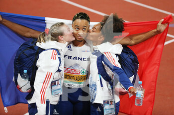 2022-08-17 - Julie Cambourg, Pascal Martinot-Lagarde and Marie-Julie Bonnin of France during the Athletics, Men's 110m Hurdles at the European Championships Munich 2022 on August 17, 2022 in Munich, Germany - EUROPEAN CHAMPIONSHIPS MUNICH 2022 - INTERNATIONALS - ATHLETICS