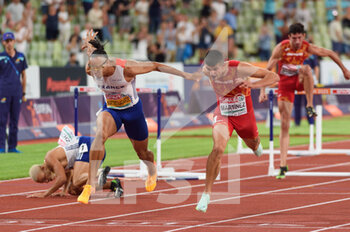 17/08/2022 - 17.8.2022, Munich, Olympiastadion, European Championships Munich 2022: Athletics, Pascal Martinot-Lagarde (France) and Asier Martinez (Spain) on the finish line at the mens 110m hurdles - EUROPEAN CHAMPIONSHIPS MUNICH 2022: ATHLETICS - INTERNAZIONALI - ATLETICA