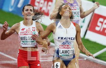 20/08/2022 - Renelle Lamote of France Silver medal, Anna Wielgosz of Poland Bronze medal during the Athletics, Women's 800m at the European Championships Munich 2022 on August 20, 2022 in Munich, Germany - EUROPEAN CHAMPIONSHIPS MUNICH 2022 - INTERNAZIONALI - ATLETICA