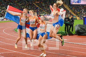 20/08/2022 - 20.8.2022, Munich, Olympiastadion, European Championships Munich 2022: Athletics, Netherlands womens 4x400m relay team after winning gold - EUROPEAN CHAMPIONSHIPS MUNICH 2022: ATHLETICS - INTERNAZIONALI - ATLETICA