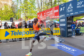 2022-04-03 - Kipruto wins the Milano Marathon 2022 with 2:05:05 - MILANO MARATHON 2022 - MARATHON - ATHLETICS