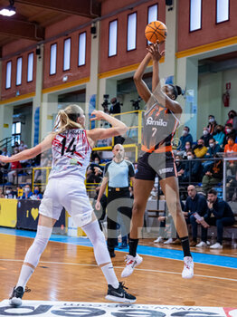 2022-03-26 - Shot Sandrine Gruda Famila Basket Schio - FAMILA SCHIO VS GESAM GASLUCE LUCCA - WOMEN ITALIAN CUP - BASKETBALL