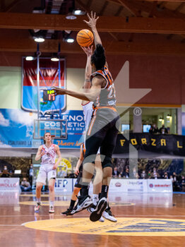 2022-03-26 - difens Andre' Olbis Futo  Famila Basket Schio - FAMILA SCHIO VS GESAM GASLUCE LUCCA - WOMEN ITALIAN CUP - BASKETBALL