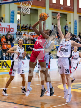 2022-03-27 - shot Sandrine gruda Famila Basket Schio - FINAL - FAMILA SCHIO VS VIRTUS SEGAFREDO BOLOGNA - WOMEN ITALIAN CUP - BASKETBALL