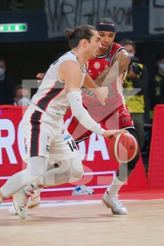 2022-02-20 - Bruno Mascolo (Bertram Derthona Basket) thwarted by Devon Hall (AX Armani Exchange Olimpia Milano)  - FINAL EIGHT - FINAL - A|X ARMANI EXCHANGE OLIMPIA MILANO VS BERTRAM DERTHONA BASKET - ITALIAN CUP - BASKETBALL