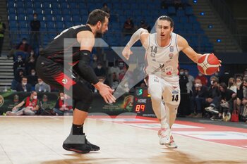 2022-02-19 - Bruno Mascolo (Bertram Derthona Basket) and Marco Belinelli (Virtus Segafredo Bologna)  - FINAL EIGHT - SEMIFINALS - BERTRAM DERTHONA TORTONA VS VIRTUS SEGAFREDO BOLOGNA - ITALIAN CUP - BASKETBALL