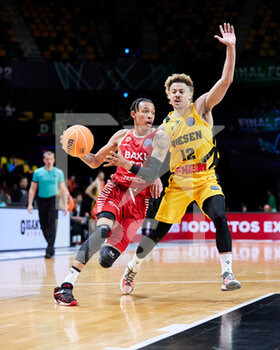 06/05/2022 - Joe Thomasson of BAXI Manresa competes for the ball with Jonah Radebaugh of MHP Riesen Ludwigsburg during the Basketball Champions League, Final Four, semi-final basketball match between MHP Riesen Ludwigsburg and BAXI Manresa on May 6, 2022 at Bilbao Arena in Bilbao, Spain - MHP RIESEN LUDWIGSBURG VS BAXI MANRESA - CHAMPIONS LEAGUE - BASKET