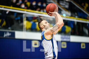 2022-01-19 - Keith Hornsby of Metropolitans 92 during the 7DAYS EuroCup basketball match between Metropolitans 92 (Boulogne-Levallois) and Turk Telekom SK (Ankara) on January 19, 2022 at Palais des Sports Marcel Cerdan in Levallois-Perret, France - METROPOLITANS 92 (BOULOGNE-LEVALLOIS) VS TURK TELEKOM SK (ANKARA) - EUROCUP - BASKETBALL