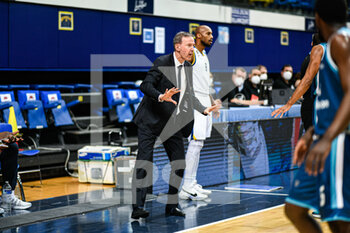 2022-01-19 - Vincent Collet head coach of Metropolitans 92 during the 7DAYS EuroCup basketball match between Metropolitans 92 (Boulogne-Levallois) and Turk Telekom SK (Ankara) on January 19, 2022 at Palais des Sports Marcel Cerdan in Levallois-Perret, France - METROPOLITANS 92 (BOULOGNE-LEVALLOIS) VS TURK TELEKOM SK (ANKARA) - EUROCUP - BASKETBALL