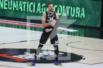 2022-03-29 - Kyle Weems (Segafredo Virtus Bologna) jubilates at the end of the game during the Eurocup tournament match Segafredo Virtus Bologna Vs. BC Gran Canaria at the Segafredo Arena - Bologna, March 29, 2022 - Photo: Michele Nucci - VIRTUS SEGAFREDO BOLONGA VS GRAN CANARIA - EUROCUP - BASKETBALL