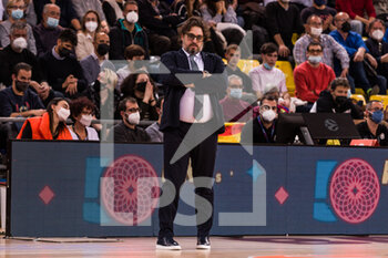 2022-02-01 - Andrea Trinchieri, Head coach of Bayern Munich during the Turkish Airlines EuroLeague basketball match between FC Barcelona and FC Bayern Munich on February 1, 2022 at Palau Blaugrana in Barcelona, Spain - FC BARCELONA VS FC BAYERN MUNICH - EUROLEAGUE - BASKETBALL