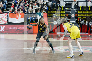 2022-02-25 - Paris Lee of Monaco and Sehmus Hazer of Fenerbahce during the Turkish Airlines Euroleague basketball match between AS Monaco Basket and Fenerbahce Beko Istanbul on February 25, 2022 at Salle Gaston Médecin in Monaco - AS MONACO BASKET VS FENERBAHCE BEKO ISTANBUL - EUROLEAGUE - BASKETBALL