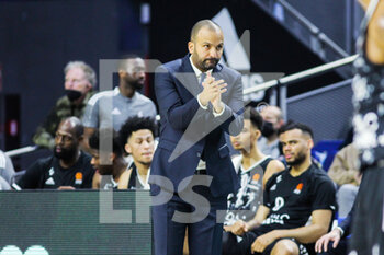 2022-03-17 - TJ Parker, head coach of Asvel Lyon-Villeurbanne during the Turkish Airlines Euroleague basketball match between Real Madrid and Asvel Lyon-Villeurbanne on march 17, 2022 at Wizink Center in Madrid, Spain - REAL MADRID AND VS LYON-VILLEURBANNE - EUROLEAGUE - BASKETBALL
