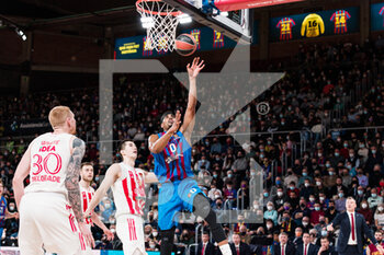 2022-03-18 - Brandon Davies of FC Barcelona during the Turkish Airlines EuroLeague basketball match between FC Barcelona and Crvena Zvezda mts Belgrade on March 18, 2022 at Palau Blaugrana in Barcelona, Spain - FC BARCELONA VS CRVENA ZVEZDA MTS BELGRADE - EUROLEAGUE - BASKETBALL