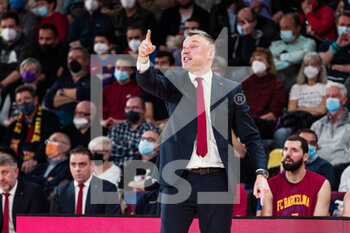 2022-03-18 - Sarunas Jasikevicius, Head coach of FC Barcelona during the Turkish Airlines EuroLeague basketball match between FC Barcelona and Crvena Zvezda mts Belgrade on March 18, 2022 at Palau Blaugrana in Barcelona, Spain - FC BARCELONA VS CRVENA ZVEZDA MTS BELGRADE - EUROLEAGUE - BASKETBALL
