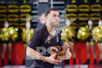 2022-04-08 - Turkish Airlines Euroleague MVP of March, Mike James of AS Monaco Basket during the Turkish Airlines Euroleague basketball match between AS Monaco Basket and Alba Berlin on April 8, 2022 at Salle Gaston Médecin in Monaco - AS MONACO BASKET VS ALBA BERLIN - EUROLEAGUE - BASKETBALL