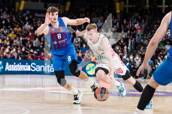 2022-04-19 - Ognjen Jaramaz of FC Bayern Munich in action against Sergi Martinez of FC Barcelona during the Turkish Airlines EuroLeague basketball match Play Off Game 1 between FC Barcelona and FC Bayern Munich on April 19, 2022 at Palau Blaugrana in Barcelona, Spain - PLAY OFF GAME 1 - FC BARCELONA VS FC BAYERN MUNICH - EUROLEAGUE - BASKETBALL