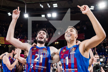 2022-05-03 - Alex Abrines and Dante Exum of FC Barcelona celebrate the victory during the Turkish Airlines EuroLeague Play Off Game 5 basketball match between FC Barcelona and FC Bayern Munich on May 3, 2022 at Palau Blaugrana in Barcelona, Spain - PLAY OFF GAME 5 - FC BARCELONA VS FC BAYERN MUNICH - EUROLEAGUE - BASKETBALL