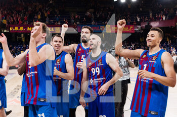 2022-05-03 - FC Barcelona celebrates the victory during the Turkish Airlines EuroLeague Play Off Game 5 basketball match between FC Barcelona and FC Bayern Munich on May 3, 2022 at Palau Blaugrana in Barcelona, Spain - PLAY OFF GAME 5 - FC BARCELONA VS FC BAYERN MUNICH - EUROLEAGUE - BASKETBALL