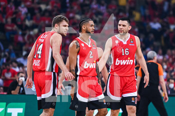 2022-04-22 - Sasha Vezenkov (14), Tyler Dorsey (2) and Kostas Papanikolaou (16) of Olympiacos BC during the Turkish Airlines EuroLeague Quorter-Final basketball match between Olympiacos BC and AS Monaco Basket on Apr 22, 2022 at Peace and Friendship Stadium in Athens, Greece - OLYMPIACOS VS AS MONACO - EUROLEAGUE - BASKETBALL
