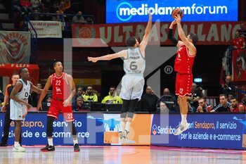 2022-12-29 - Billy Baron (EA7 Emporio Armani Olimpia Milano) thwarted by Xabi Lopez-Arostegui (Valencia Basket)  - EA7 EMPORIO ARMANI MILANO VS VALENCIA BASKET - EUROLEAGUE - BASKETBALL