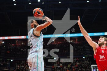 2022-12-29 - Xabi Lopez-Arostegui (Valencia Basket) thwarted by Nicolò Melli (EA7 Emporio Armani Olimpia Milano)  - EA7 EMPORIO ARMANI MILANO VS VALENCIA BASKET - EUROLEAGUE - BASKETBALL