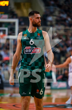 06/10/2022 - Georgios Papagiannis of Panathinaikos Athens BC in action during the Turkish Airlines Euroleague Basketball match between Panathinaikos BC and Real Madrid at OAKA ALTION Arena on October 6, 2022 in Athens, Greece. - PANATHINAIKOS VS REAL MADRID - EUROLEAGUE - BASKET